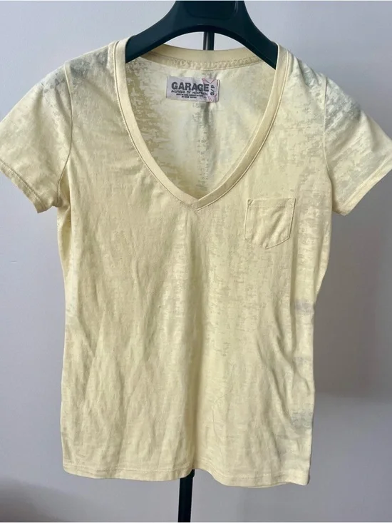 2/$15 Garage Yellow V-Neck Pocket Tee - Women's US S - Picture 1 of 6